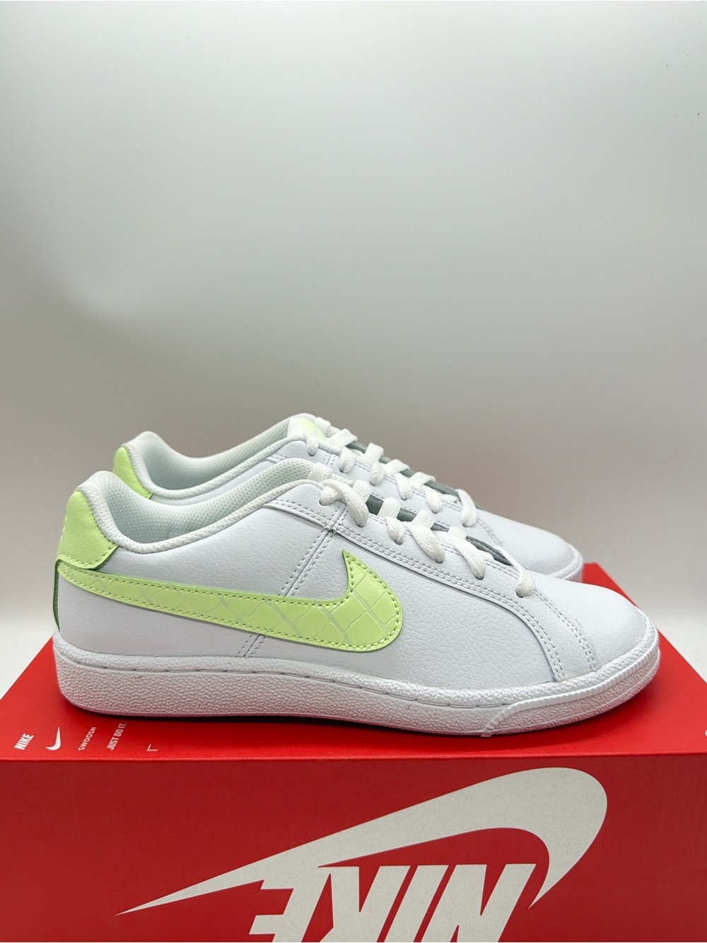 Nike Court Royale White Volt 749867-121 Women’s Size 6